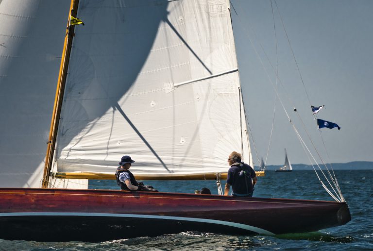 Der Johan Anker Einzelbau Gugger bei der Schärenkreuzer Regatta Schlank & Rank 2023
