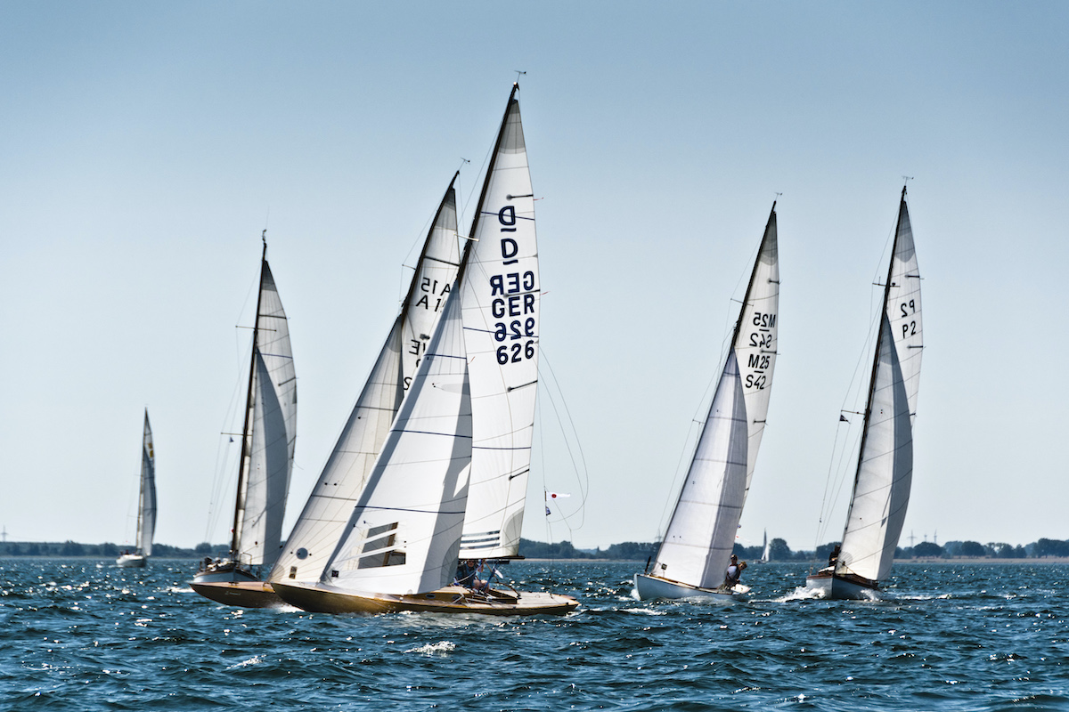 Start der kleinen Boote in der KLR Gruppe 1 zur Schärenkreuzer Regatta Schlank & Rank