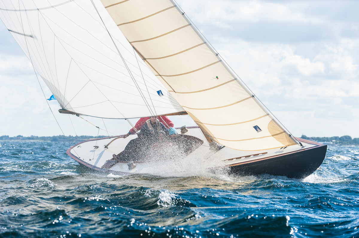 Die 6 MR Yacht Hamburg auf der KIeler Förde