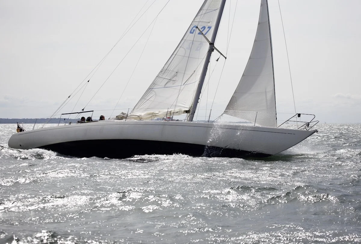 Touren Schärenkreuzer Gamle Swede Typ Swede 55 bei viel Wind auf Backbordbug bei der Schlank & Rank Regatta 2009
