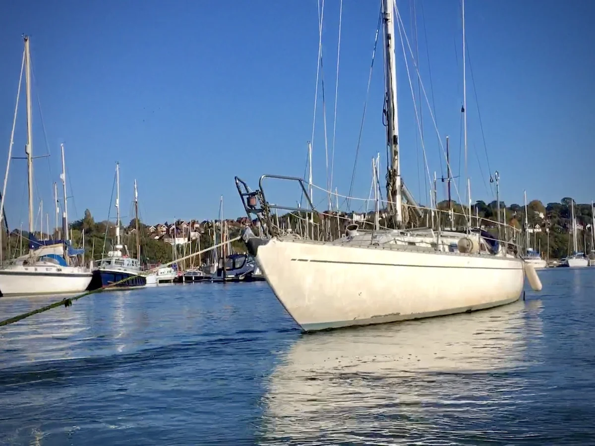 Swede 55 Valhöll an der Mooring im Itchen River
