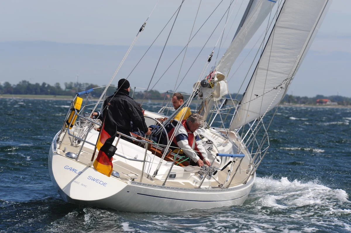 Klar zur Wende. Touren Schärenkreuzer Swede 55 Gamle Swede bei windreicher Schlank & Rank Regatta 2009