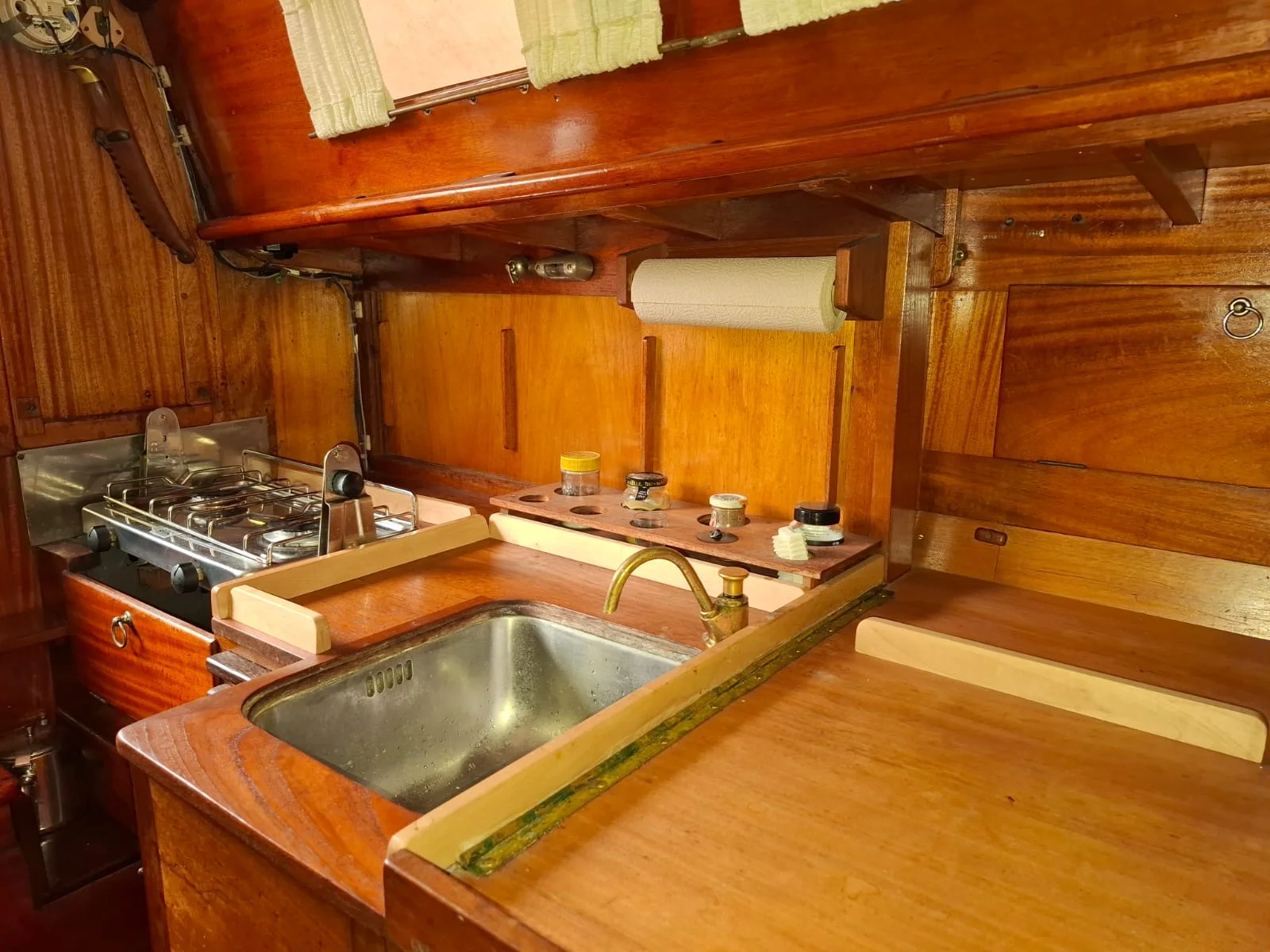 Pantry Olle Enderlein 11,50 m Mahagoniyacht Delight Swedesail