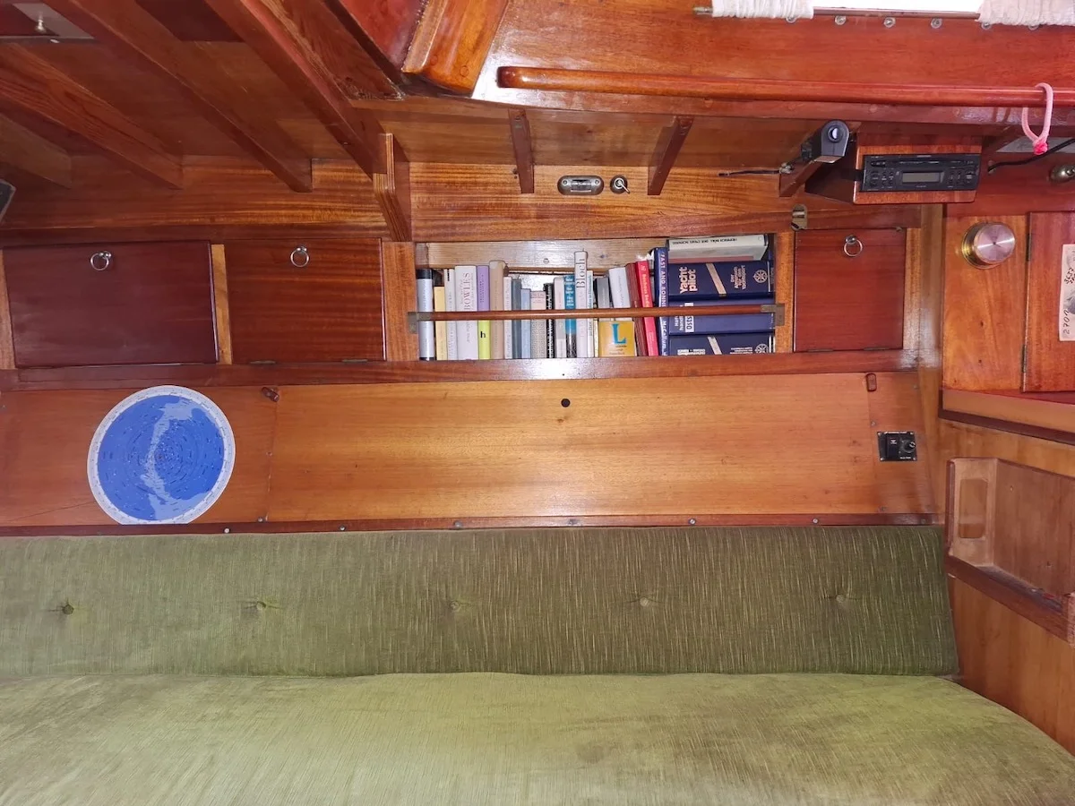 Salonbank Olle Enderlein 11,50 m Mahagoniyacht Deligh